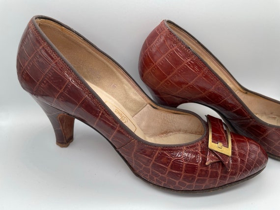 Vintage 1940s Brown Leather Red Cross Shoes - image 2