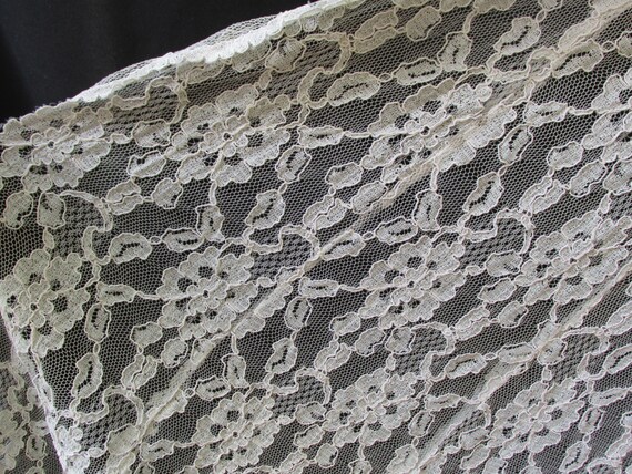 Vintage Ivory Lace Overdress Long Flowing Cloak C… - image 5