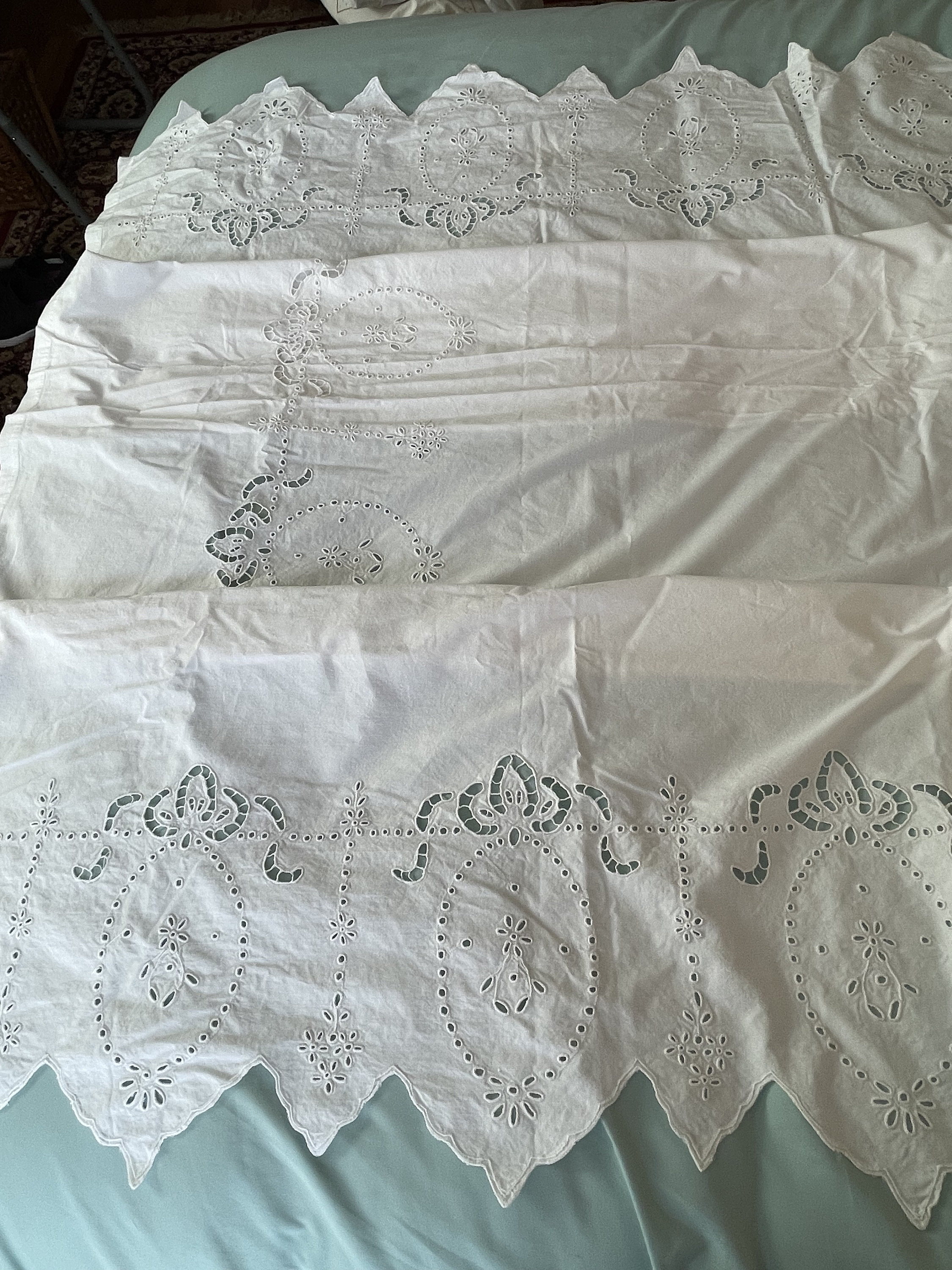 Antique White Eyelet Summer Weight Bedspread 90 X 68 Inches Twin
