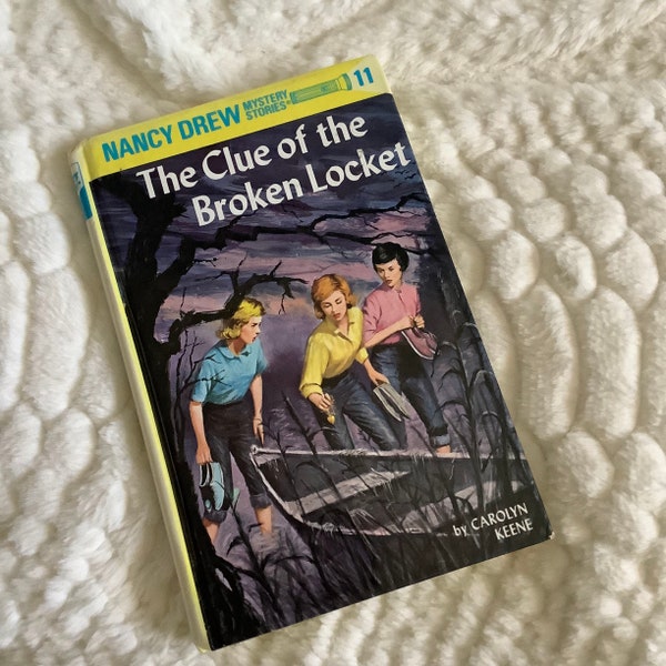 Nancy Drew: The Clue of the Broken Locket // Vintage Children’s Book // 1994