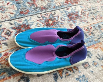 90s water shoes