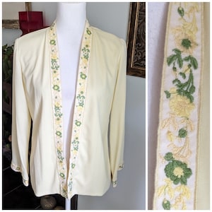 Giacca cardigan frontale aperta con bordo ricamato floreale giallo anni &#39;60/&#39;70 da donna media