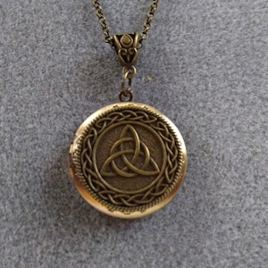 Antique Bronze Triquetra Celtic Trinity Knot Locket Necklace Birthday Anniversary Valentine&#39;s Day Gift Wedding Graduation Party Favor