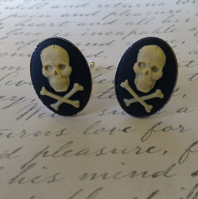 Skull with Cross Bones Cameo Cuff Links Wedding Birthday Party Gifts for Him Her Christmas Stocking Stuffer Steampunk Gothic Punk Macabre