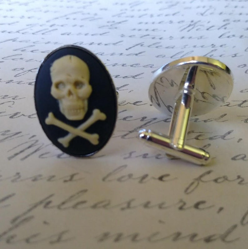 Skull with Cross Bones Cameo Cuff Links Wedding Birthday Party Gifts for Him Her Christmas Stocking Stuffer Steampunk Gothic Punk Macabre