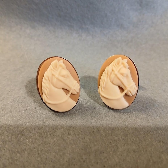 カメオ 馬 カフス あ*ー様 質感あるk18ゴールド・ダイヤ・プラチナ