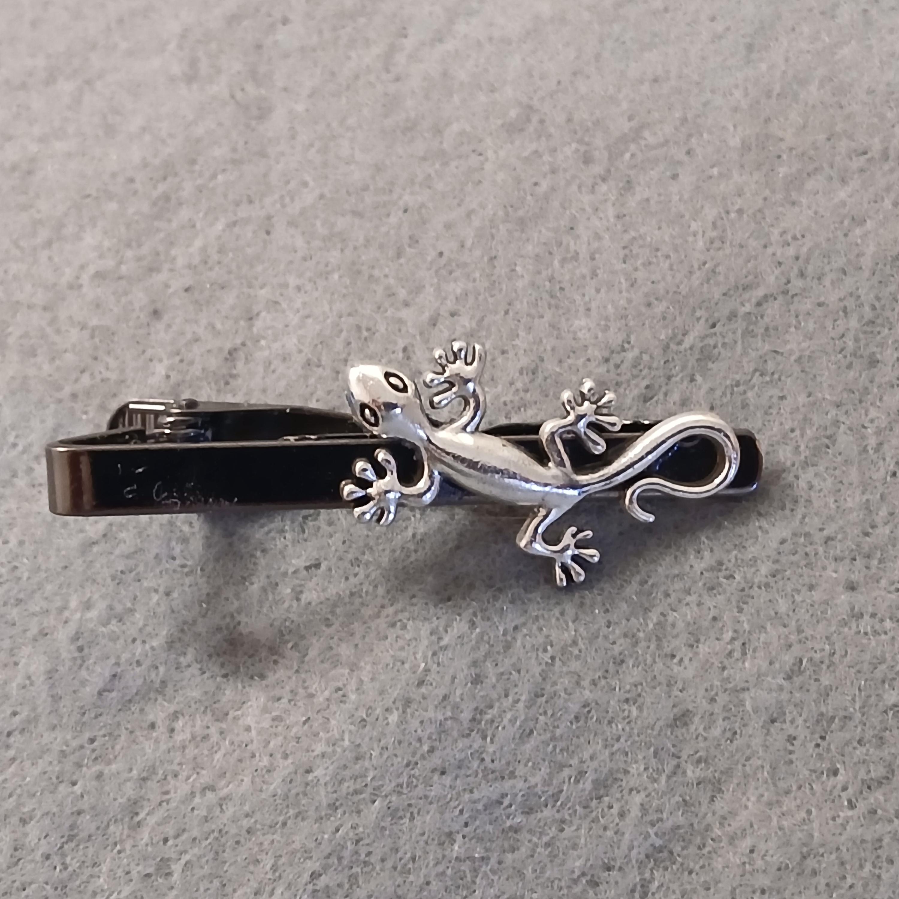 Pince à Cravate Vintage Lézard Argenté – Très Bon état – Collection Accessoire