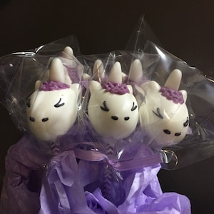 Unicorn cake pops