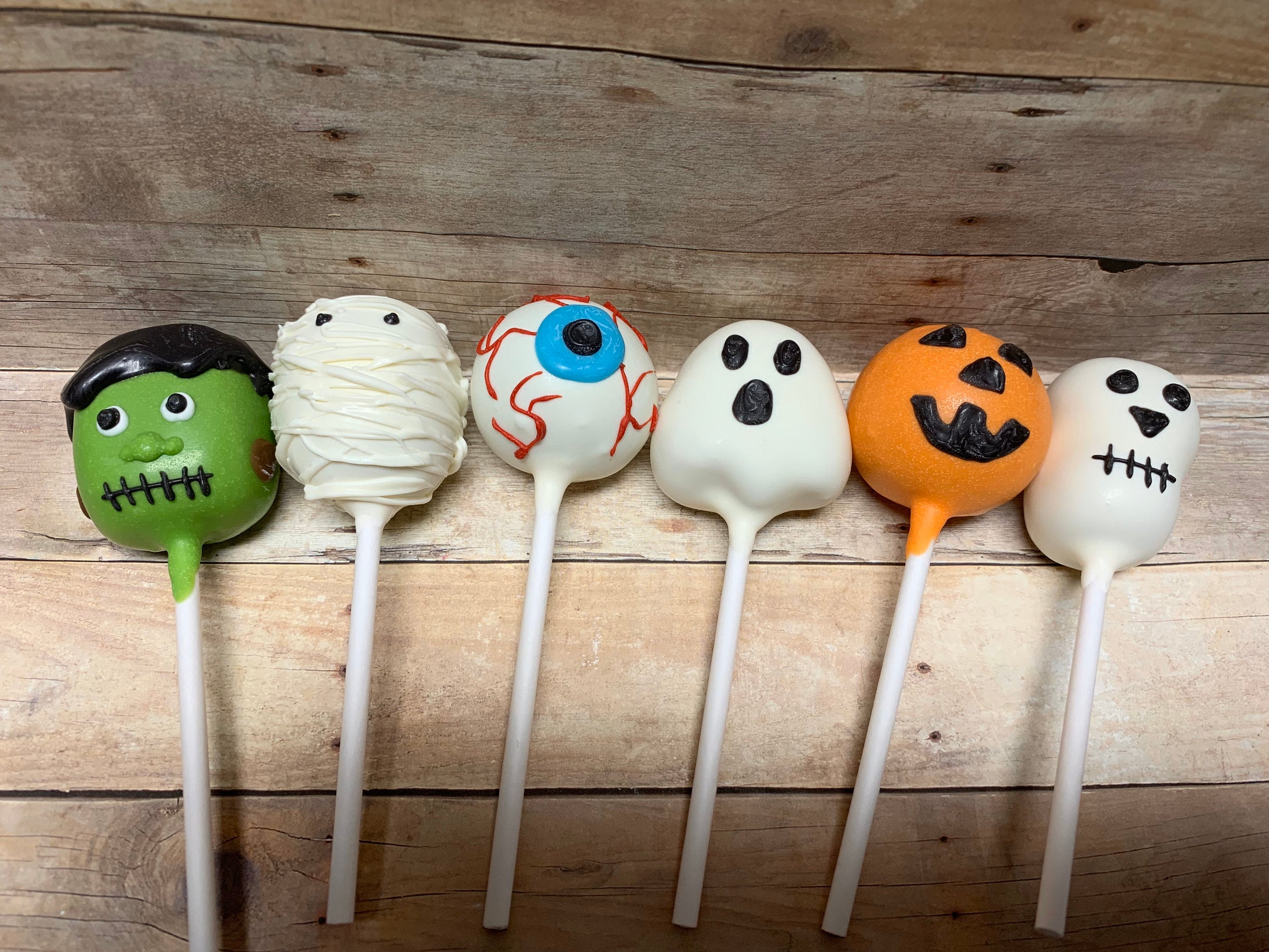 Halloween Cake Pops