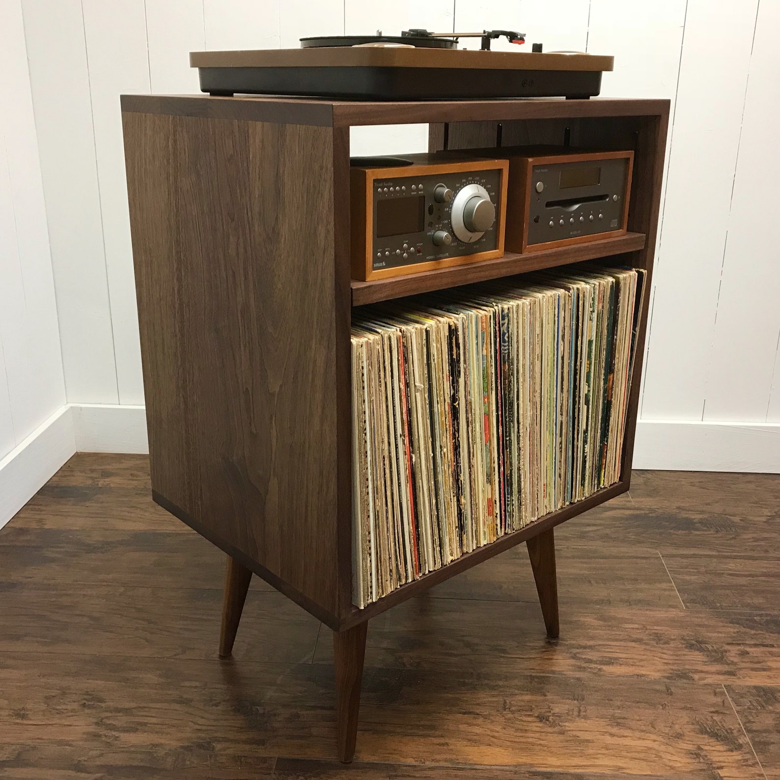 Gabinete estéreo y tocadiscos de nogal sólido con | Etsy