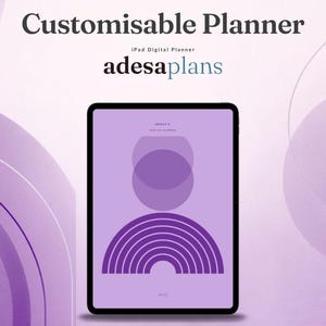 Könnte beinhalten: Ein Tablet mit einem digitalen Planer, der den Text Customisable Planner, iPad Digital Planner und adesaplans anzeigt. Der Bildschirm hat einen violetten Hintergrund mit einer Grafik aus übereinanderliegenden Kreisen und dunkelvioletten Halbkreisen.