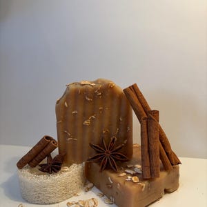 leche de cabra, avena y miel (goat’s milk, oats and honey)