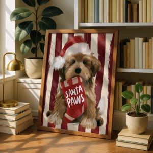 Weihnachtsmann-Pfoten-Cavapoo-Druck, Weihnachtshundeposter, festlicher Welpe mit Weihnachtsmannmütze, rot-weiß gestreifter Strumpf-Kunst