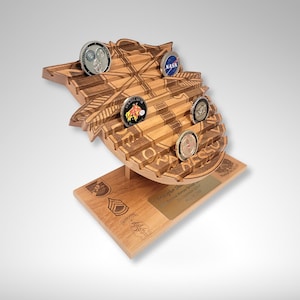 Custom Logo Military Coin Display: Engraved Alder Wood Holder