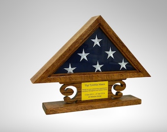 Caja de sombras con la bandera de EE. UU. hecha a mano, para entierro/monumento militar (ceremonial de 3x5 y entierro de 5x9), grabada