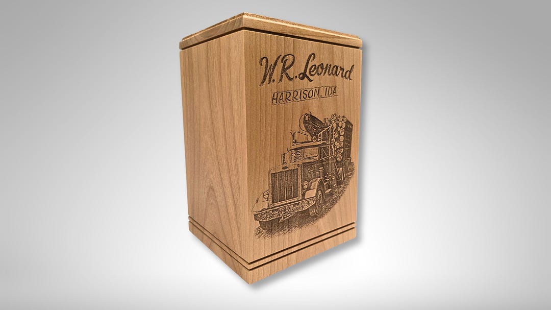 Urna de cremación de madera con fotograbado para cenizas humanas  México