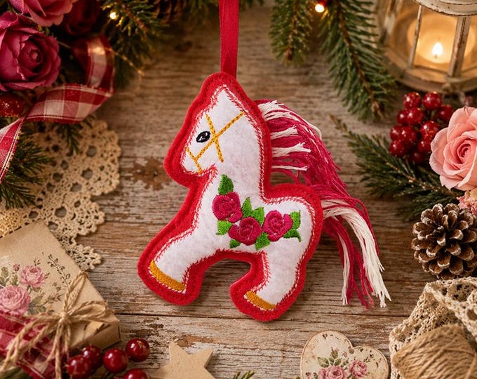 ITH made of felt Little stuffed horse Machine embroidery design - Instant download file