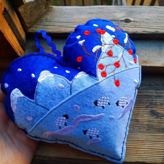 ITH Winter scene with sheep felt heart - tutorial included - Instant download file