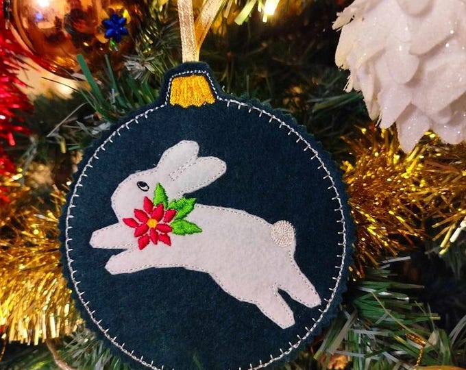 ITH Christmas bunny felt ornament - Machine embroidery design - Instant download file