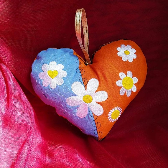 ITH Daisy special heart Machine embroidery design - Instant download file