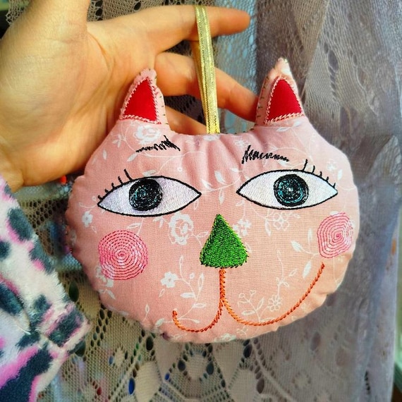 ITH Imperfect cat Machine embroidery design - Instant download file