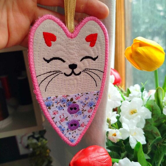 ITH Kitty heart Machine embroidery design - Instant download file