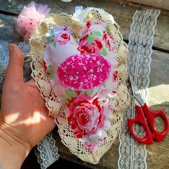 ITH Love Shabby Chic Heart Machine embroidery design - Instant download file