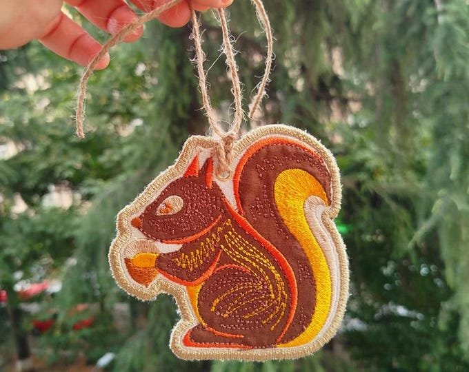 ITH Squirrel ornament Machine embroidery design - Instant download file