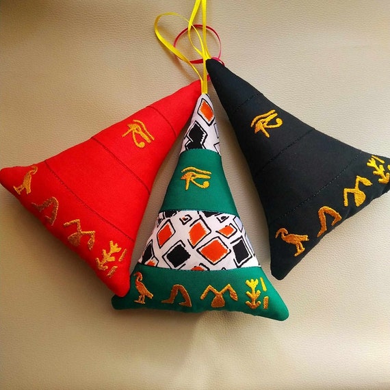 ITH pyramids Machine embroidery project - Tutorial included - Instant download file