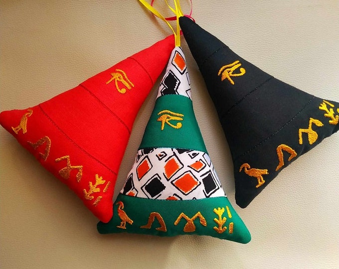 ITH pyramids Machine embroidery project - Tutorial included - Instant download file