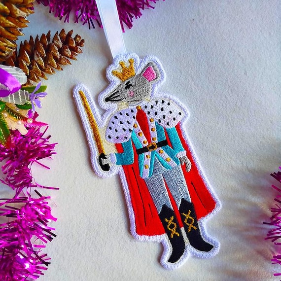 ITH Mouse king ornament Machine embroidery design - Instant download file