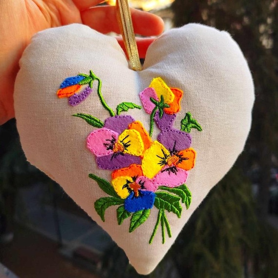 ITH Pansy heart Machine embroidery design - Instant download file