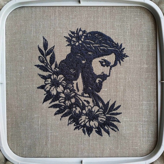 Jesus floral Machine embroidery - Instant download file