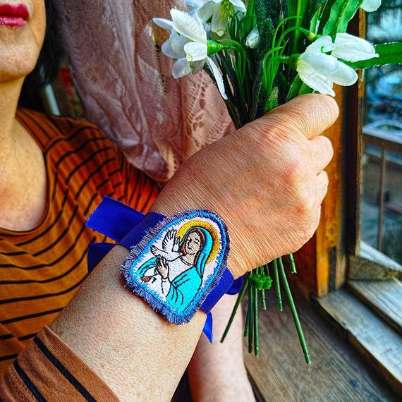 ITH Virgin Mary bracelet Machine embroidery design - Instant download file