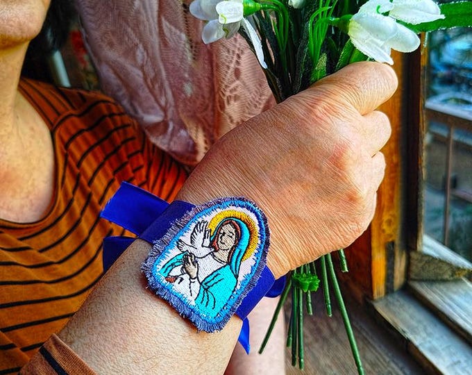 ITH Virgin Mary bracelet Machine embroidery design - Instant download file