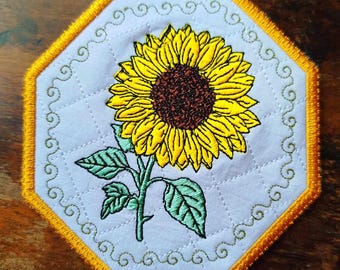 Sottobicchiere con girasole ITH - Disegno per ricamo a macchina - File scaricabile immediatamente