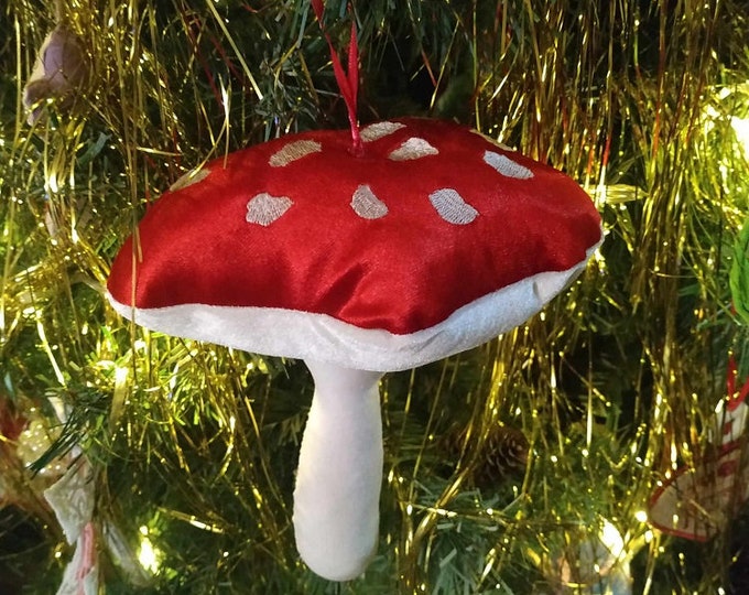 ITH mushroom - Finished size 8 inches - Machine embroidery design - Instant download file