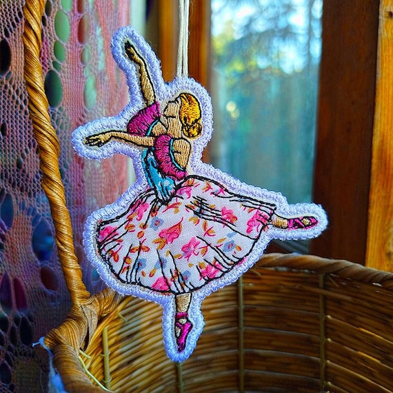 ITH Romantic ballerina Machine embroidery design - Instant download file