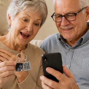 Personalized voice message gift for grandparents, Special recording keepsake for loved one, Photo and QR code keychain, Scan and play gift