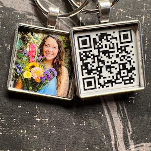 Voice Recording QR code • Audio gift • Special message • Voice & Photo keychain • Recording Gift • Memorial gift • Scan and hear message