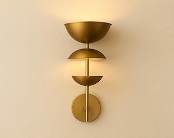 Wandleuchte aus Messing im Stil der 1950er Jahre, dreistufige moderne Wandlampe, skulpturale Goldbeleuchtung, Wandleuchte im Mid-Century-Stil, minimalistisches Schlaf- und Wohnzimmer