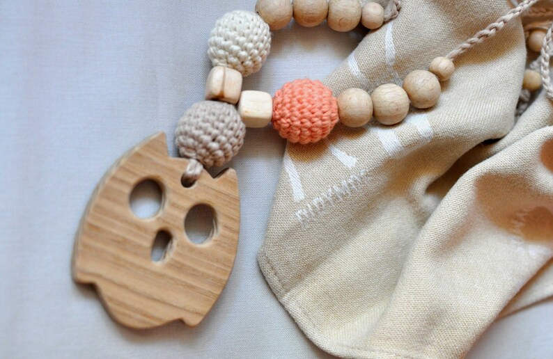 wooden teething necklace
