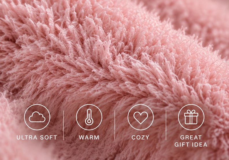 Puede incluir: Un primer plano de una tela de piel sint&eacute;tica de color rosa empolvado con pelo largo y textura peluda. En la parte inferior hay cuatro iconos circulares blancos con una nube, un term&oacute;metro, un coraz&oacute;n y un regalo, con el texto ULTRA SOFT, WARM, COZY, GREAT GIFT IDEA.