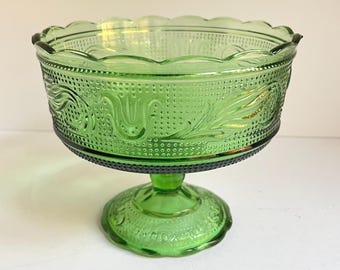 Vintage E.O. Brody M6000 Emerald Green Glass Pedestal Compote Bowl, Scalloped Candy Dish