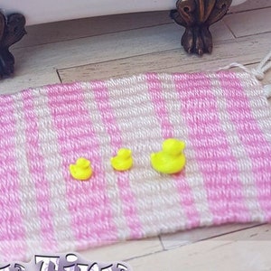 Dolls House 1/12th Scale Miniature Set of Bath Ducks