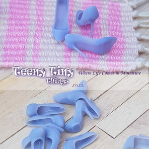 Dolls House 1/12th Scale Miniature TEN PAIRS of Shoes  UNPAINTED