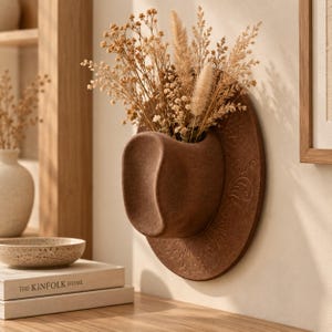 Cowboyhatt-väggvas, västra väggens kruka, dekorativ blomsterhållare, rustik boho väggdekor, unik västerländsk heminredning