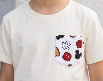 Camiseta vintage retro con bolsillo de Mickey Mouse, camiseta familiar de vacaciones Disney hecha a mano, camiseta Disney familiar