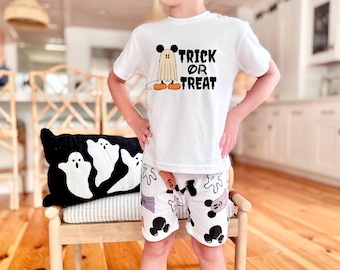 Disney Halloween Outfit , Trick or Treat Mouse Shirt Shorts,Disney Halloween Shirt, Disney Vacation Outfit, Magic Kingdom Outfit
