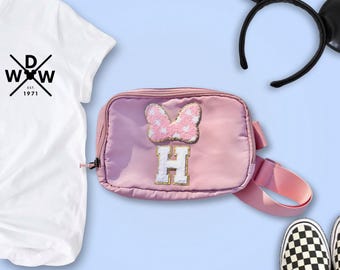 Disney Custom Fanny Pack Buchstabenpatch, Disney Gürteltasche, Crossbody Disney Bag, Reisetasche, Chenille Patches, Fab Five Fanny Pack